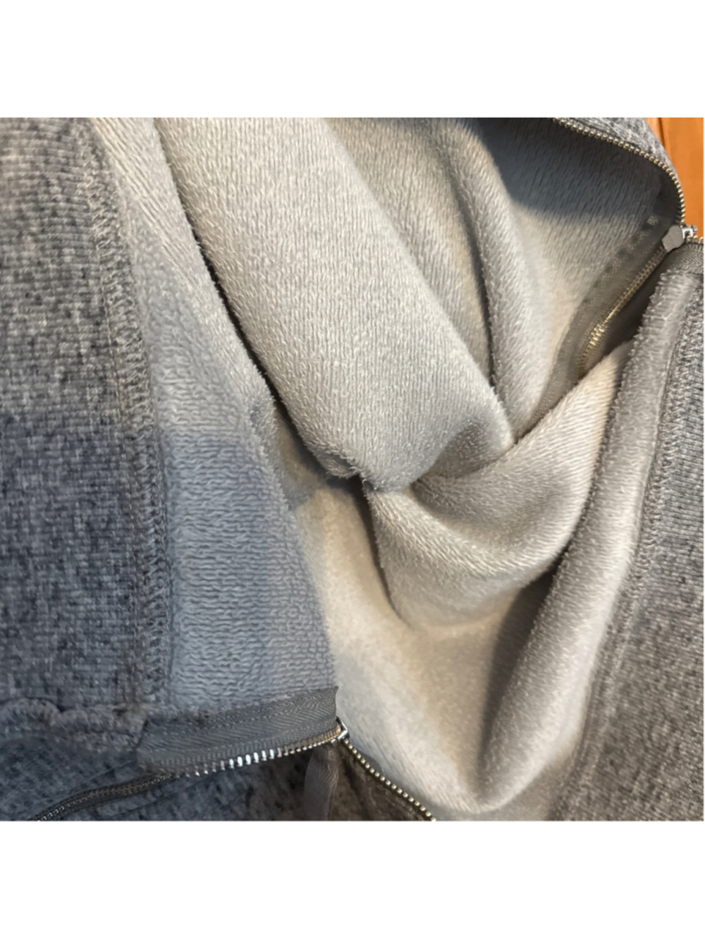 UGG Sweater - Picture 6 of 6
